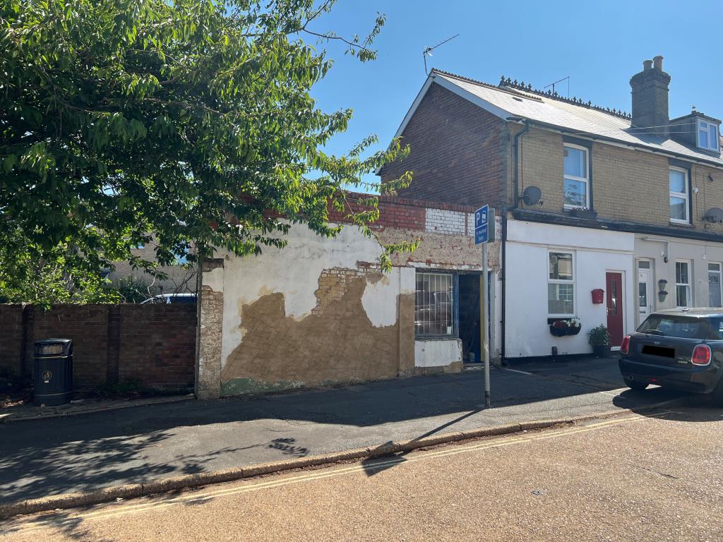 Lot: 45 - FORMER COMMERCIAL BUILDING WITH CONSENT FOR CONVERSION - External view from Yarborough Road